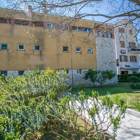 Modern Living In The Heart Of Trogir Daire Dış mekan fotoğraf
