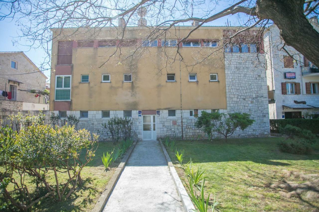 Modern Living In The Heart Of Trogir Daire Dış mekan fotoğraf