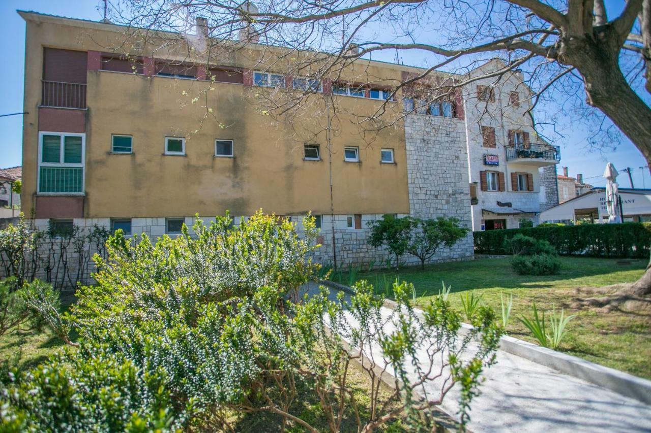 Modern Living In The Heart Of Trogir Daire Dış mekan fotoğraf